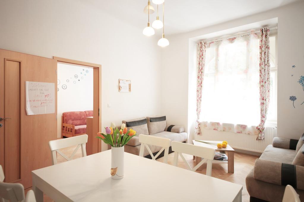 Condo in Vinohrady Praga Exterior foto