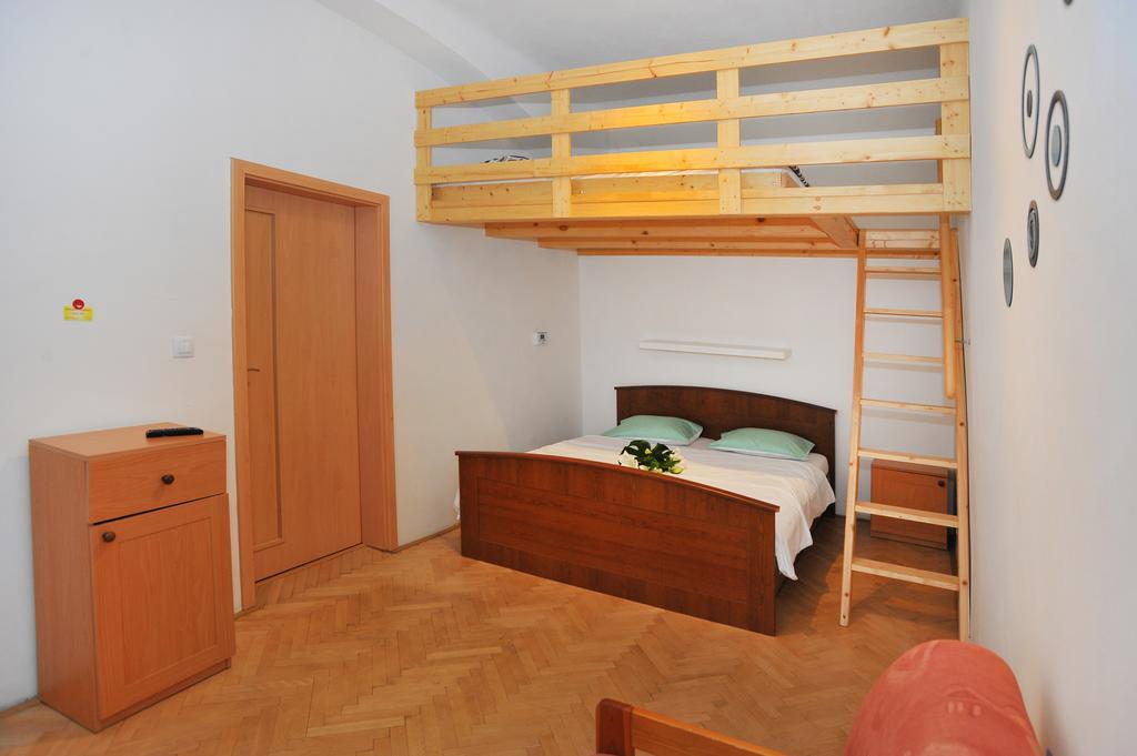 Condo in Vinohrady Praga Exterior foto